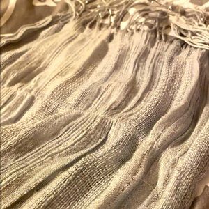 ☀️5/$10☀️ Silver metallic fashion scarf